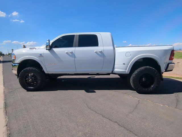Gallery image 9 for 2024 Chevrolet Silverado 2500HD LT
